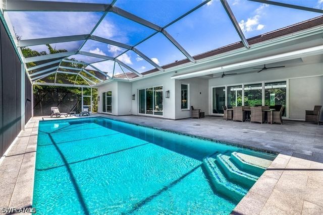 4 Willoughby DR, Naples, FL 34110