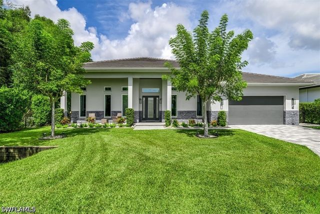 4 Willoughby DR, Naples, FL 34110