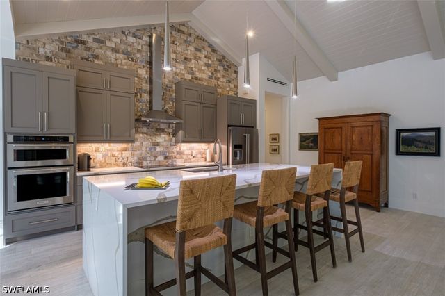 4 Willoughby DR, Naples, FL 34110