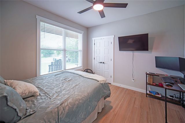 230 Driftwood Court, Runaway Bay, TX 76426