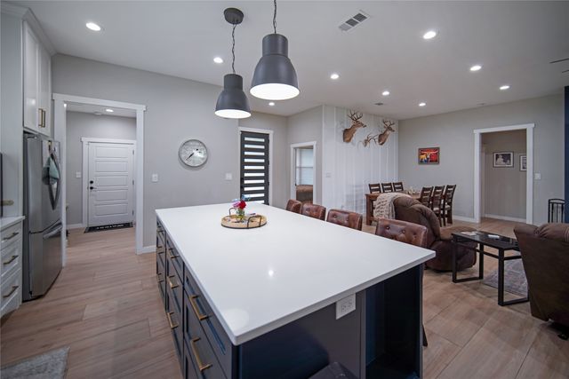 230 Driftwood Court, Runaway Bay, TX 76426