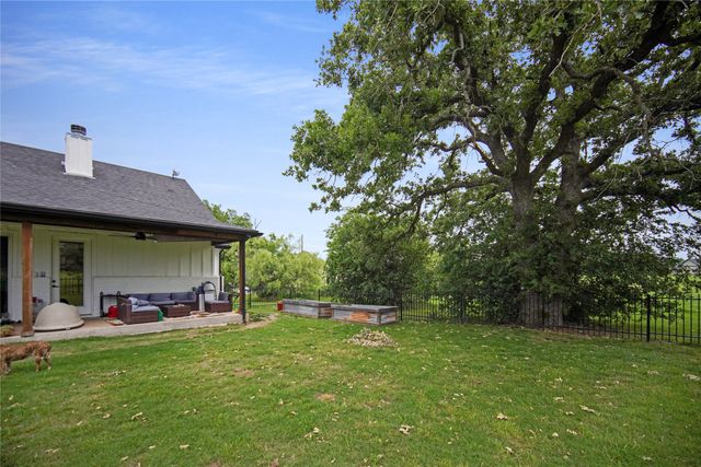 230 Driftwood Court, Runaway Bay, TX 76426