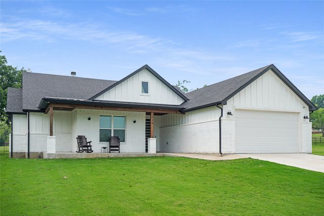 230 Driftwood Court, Runaway Bay, TX 76426
