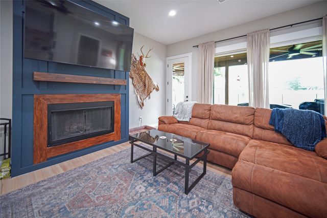 230 Driftwood Court, Runaway Bay, TX 76426