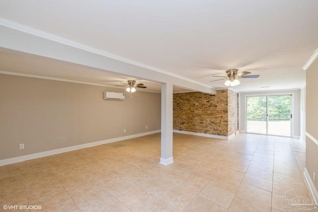 6463 Barnes St, Milton, FL 32570