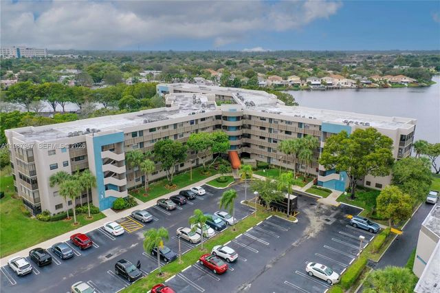 1100 Colony Point Circle 302, Pembroke Pines, FL 33026