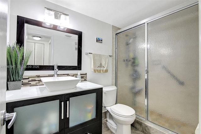 1100 Colony Point Circle 302, Pembroke Pines, FL 33026