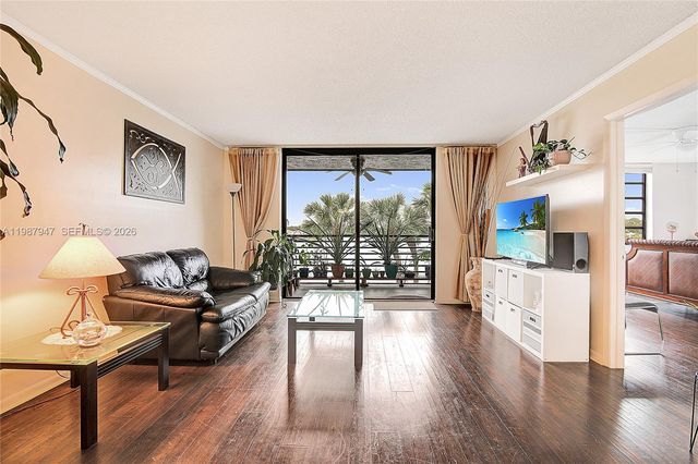 1100 Colony Point Circle 302, Pembroke Pines, FL 33026
