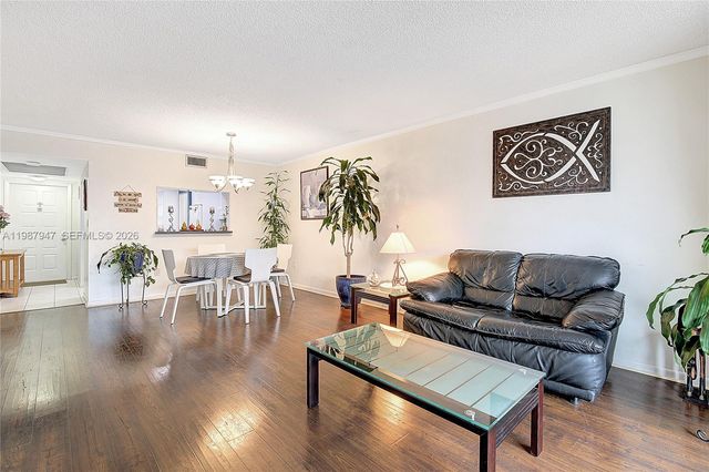 1100 Colony Point Circle 302, Pembroke Pines, FL 33026