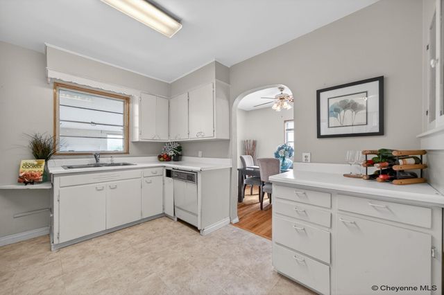 1911 GARRETT ST, Cheyenne, WY 82001