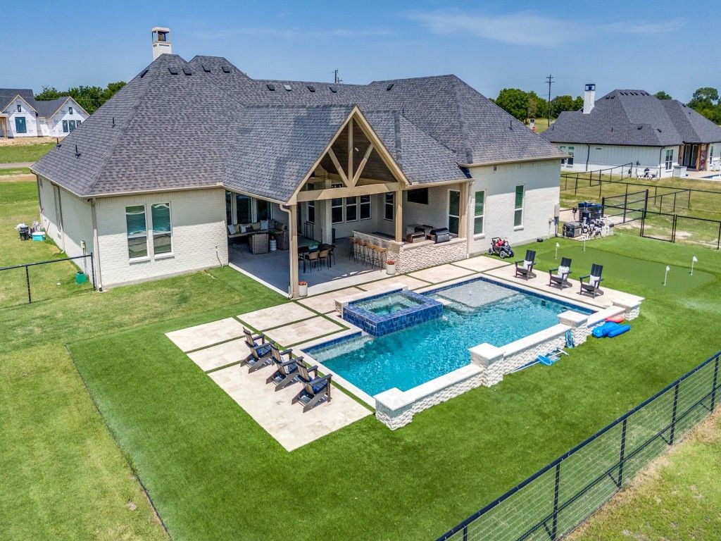 1956 JC Maples Road, Gunter, TX 75058