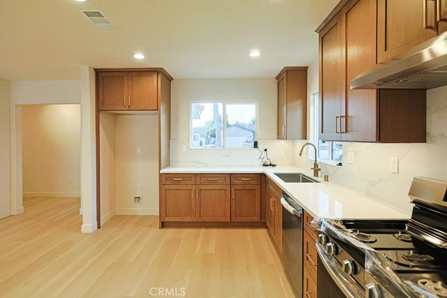 1802 W Martha, Santa Ana, CA 92706