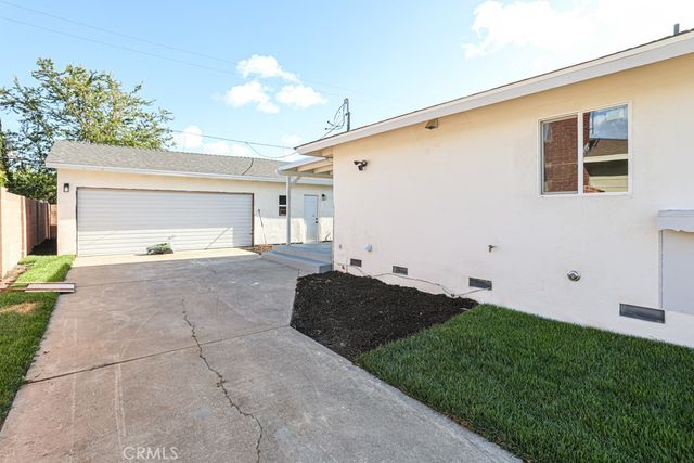 1802 W Martha, Santa Ana, CA 92706