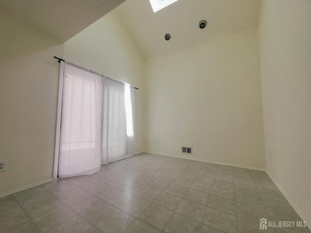 65 Diamond Lane, Old Bridge, NJ 08857