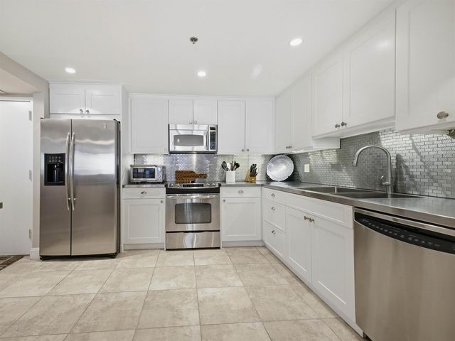 3009 S Ocean Boulevard 205, Highland Beach, FL 33487