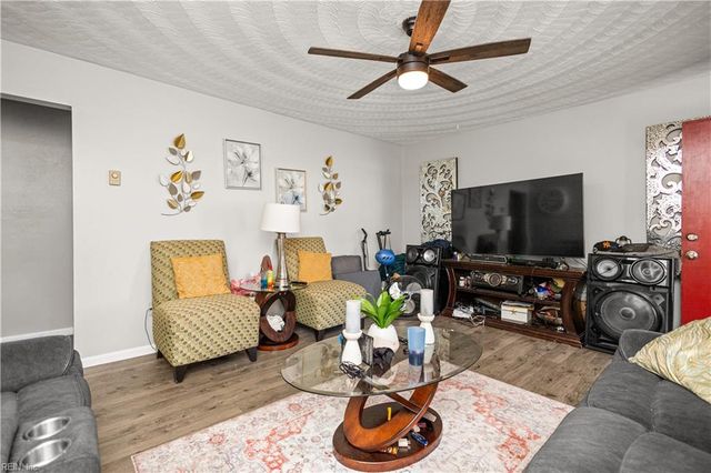 2216 Decatur ST, Chesapeake, VA 23324
