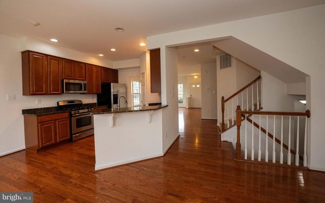 217 S SAVANNA DR, Pottstown, PA 19465