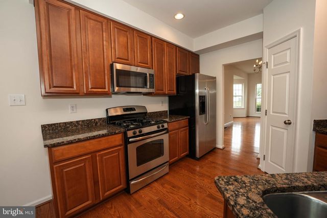 217 S SAVANNA DR, Pottstown, PA 19465