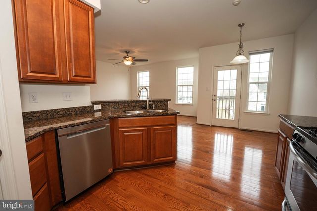 217 S SAVANNA DR, Pottstown, PA 19465