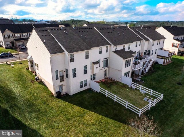 217 S SAVANNA DR, Pottstown, PA 19465