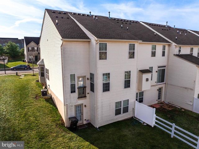 217 S SAVANNA DR, Pottstown, PA 19465