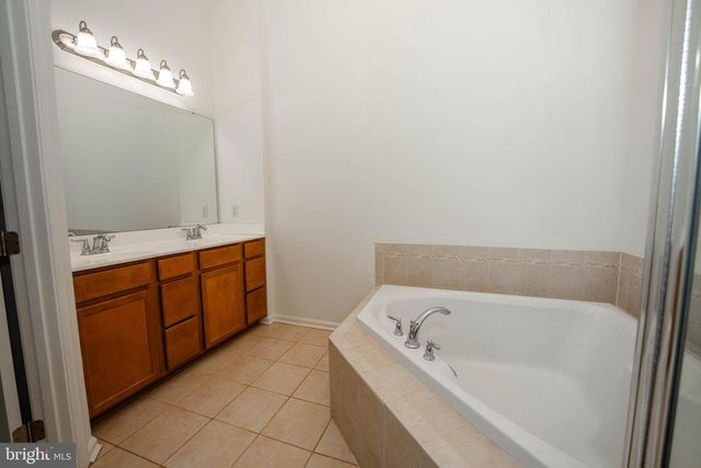 217 S SAVANNA DR, Pottstown, PA 19465