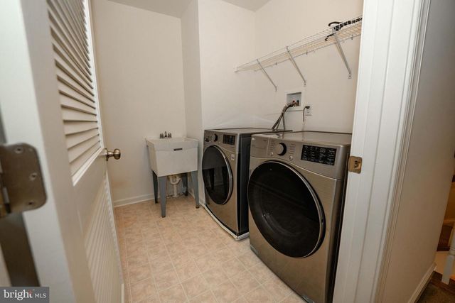 217 S SAVANNA DR, Pottstown, PA 19465