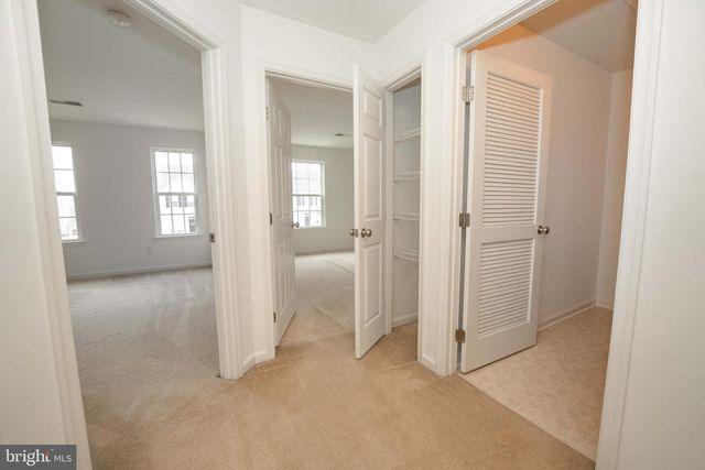 217 S SAVANNA DR, Pottstown, PA 19465