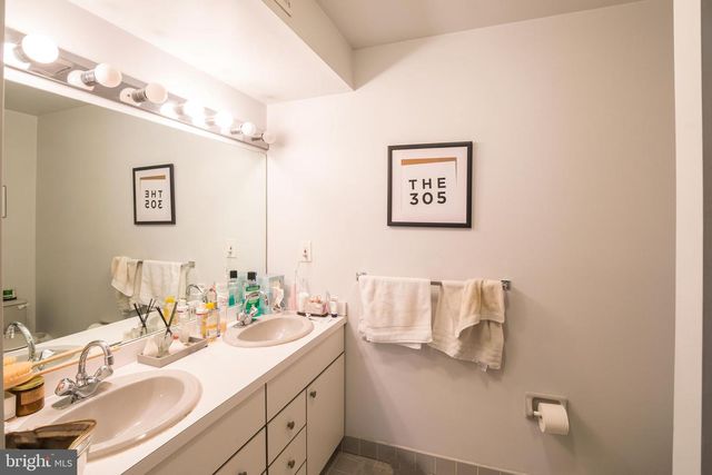 1938 PINE ST, Philadelphia, PA 19103