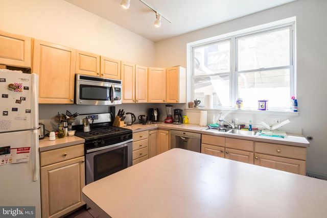 1938 PINE ST, Philadelphia, PA 19103