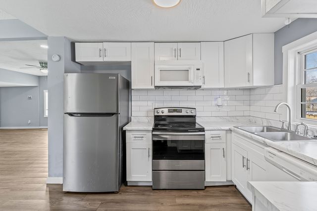 2517 W Phelps Street, Springfield, MO 65802