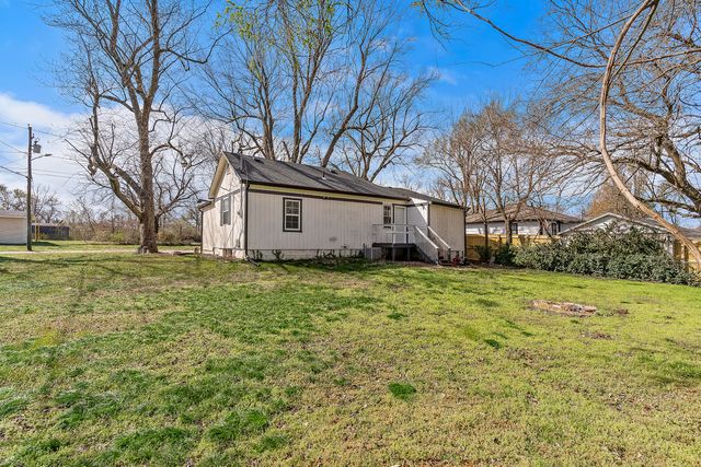 2517 W Phelps Street, Springfield, MO 65802