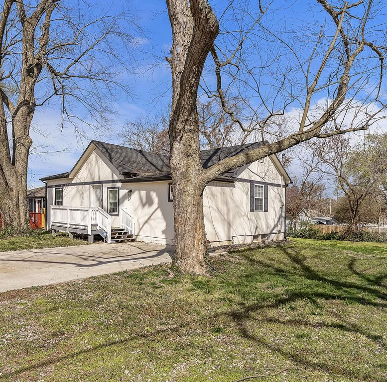 2517 W Phelps Street, Springfield, MO 65802