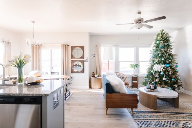 717 N HILLTOP DR, Lehi, UT 84048