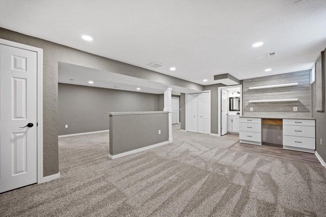 W284N6506 Hawthorne ROAD, Hartland, WI 53029