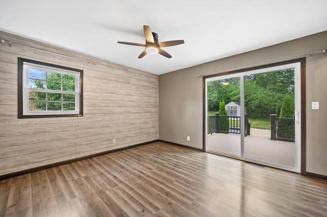 W284N6506 Hawthorne ROAD, Hartland, WI 53029