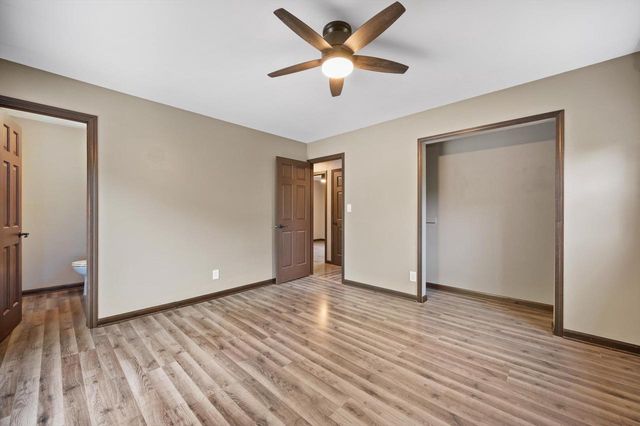 W284N6506 Hawthorne ROAD, Hartland, WI 53029