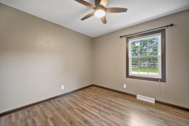 W284N6506 Hawthorne ROAD, Hartland, WI 53029