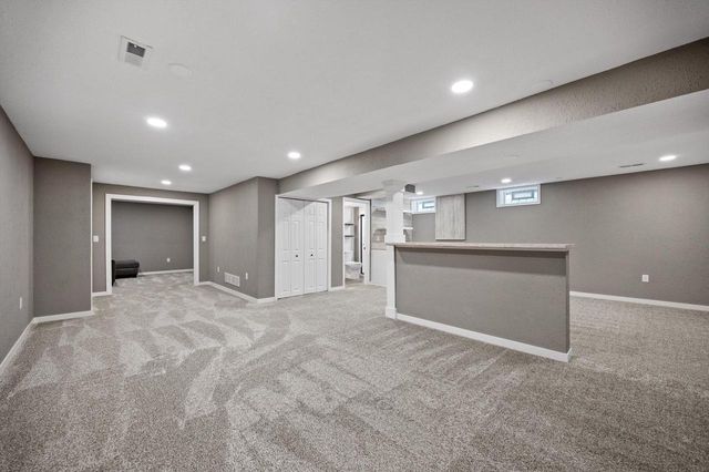 W284N6506 Hawthorne ROAD, Hartland, WI 53029