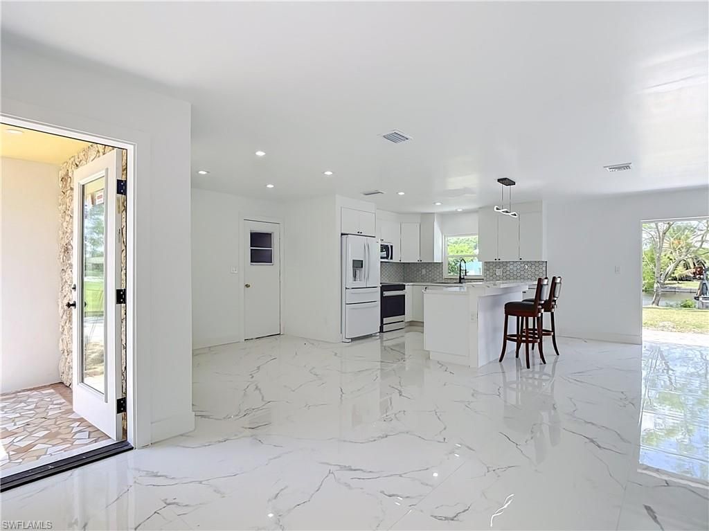 2137 Saint Croix AVE, FORT MYERS, FL 33905 — photo 2