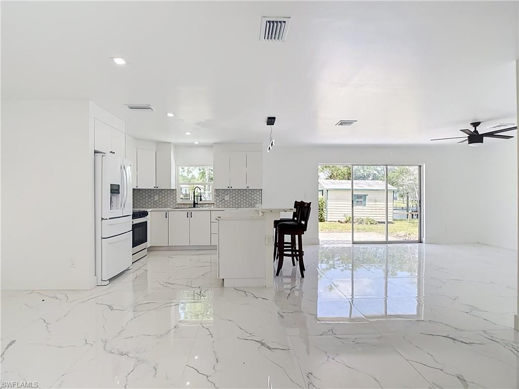 2137 Saint Croix AVE, FORT MYERS, FL 33905 — photo 4