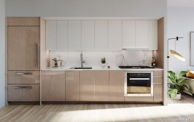 136-18 Maple Avenue 20D, Flushing, NY 11355