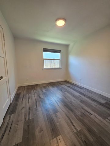 841 Fairway Dr, West Sacramento, CA 95605