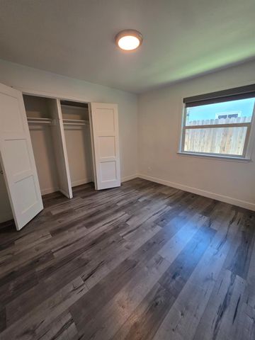 841 Fairway Dr, West Sacramento, CA 95605