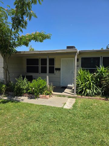 841 Fairway Dr, West Sacramento, CA 95605