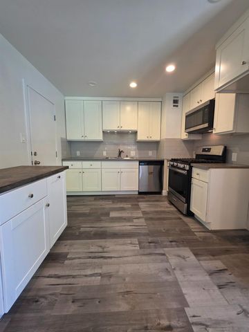 841 Fairway Dr, West Sacramento, CA 95605