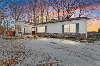 519 Crest Lane, Jonesville, MI 49250