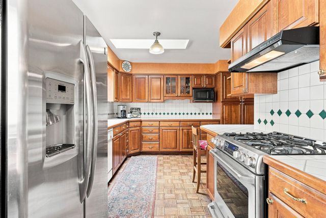 515 E High Dr, Spokane, WA 99203