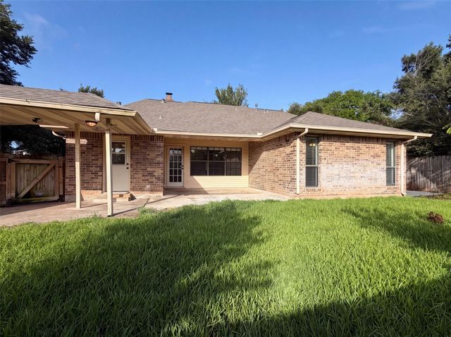 2002 Windmill Drive, Richmond, TX 77406