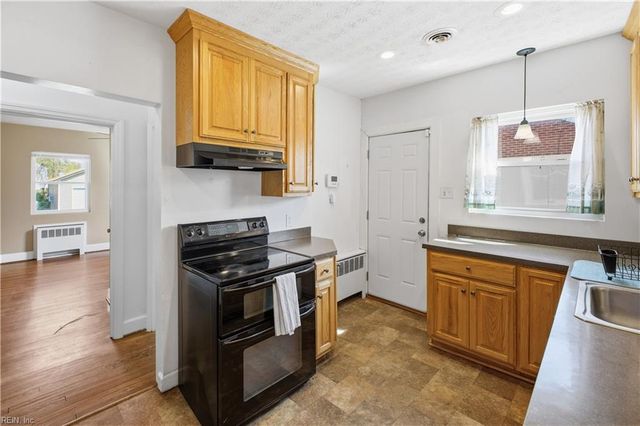 4009 Catesby Jones DR, Hampton, VA 23669